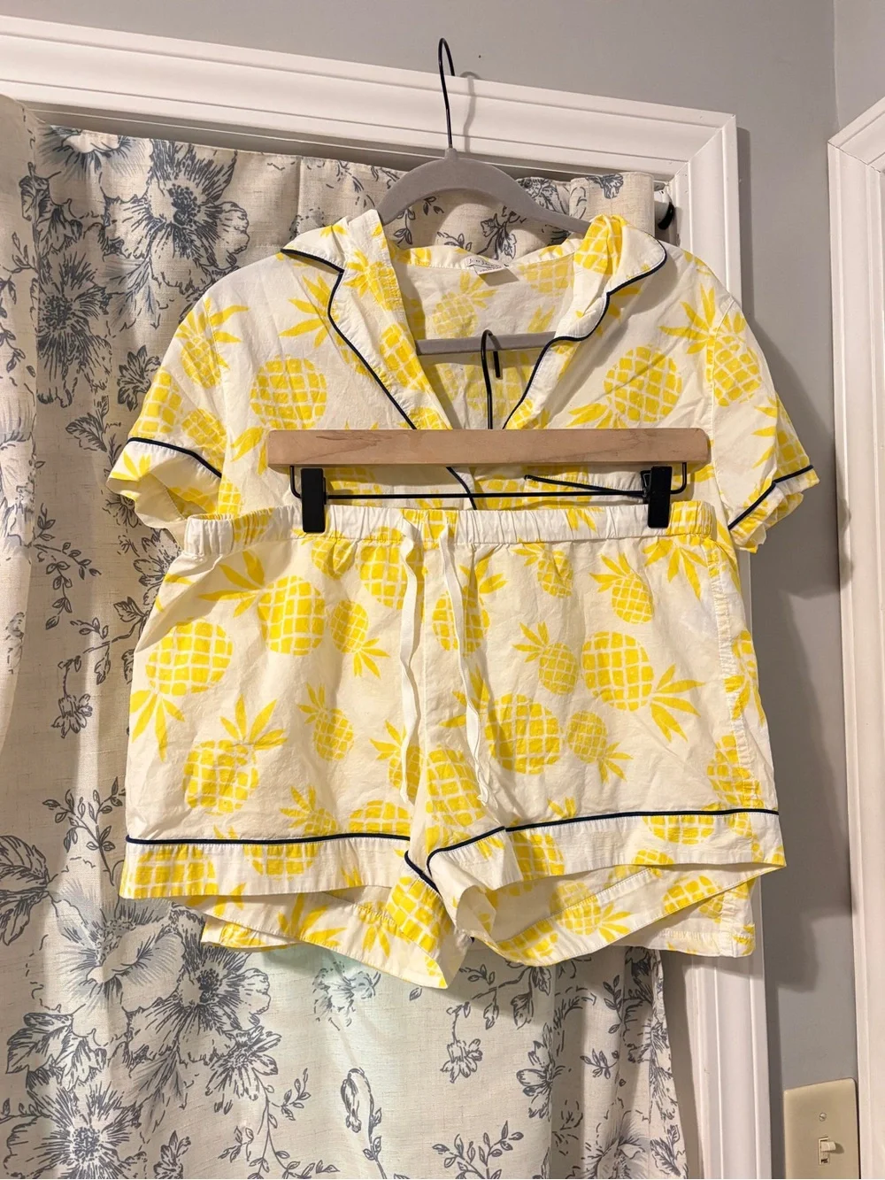 J By J. Crew Pineapple Cotton Women’s Lightweight Pajama Set